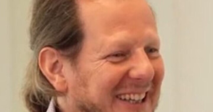 Dr. Dirk Seeling
